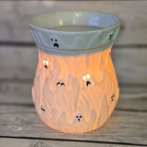 Scentsy Ghouls & Ghosts Wax Warmer White Ceramic Halloween Decor Retired